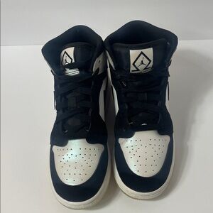 Size 5Y - Nike Air Jordan 1 Mid SE GS Black White Diamond Short DN4321-100